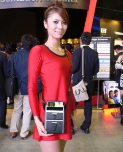 startrek-tricorder-cosplaygirl